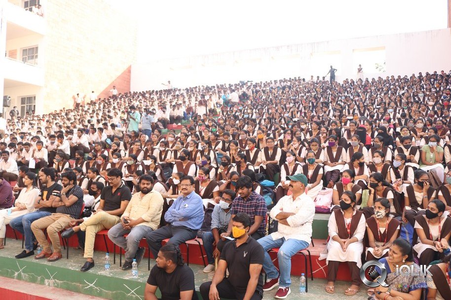 Naandhi-Team-at-Guntur-Success-Meet-